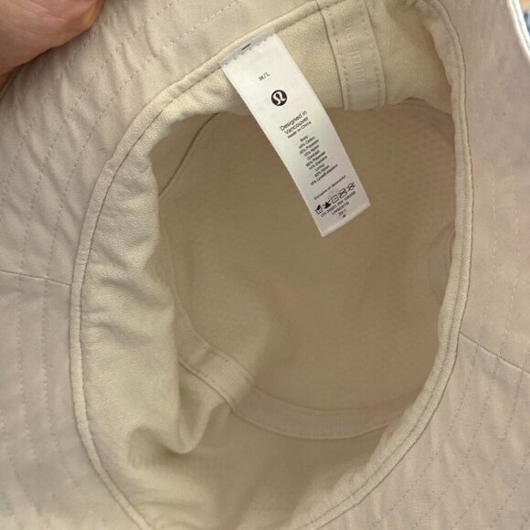Lululemon Pocket Bucket Hat Size M/L - Picture 3 of 3